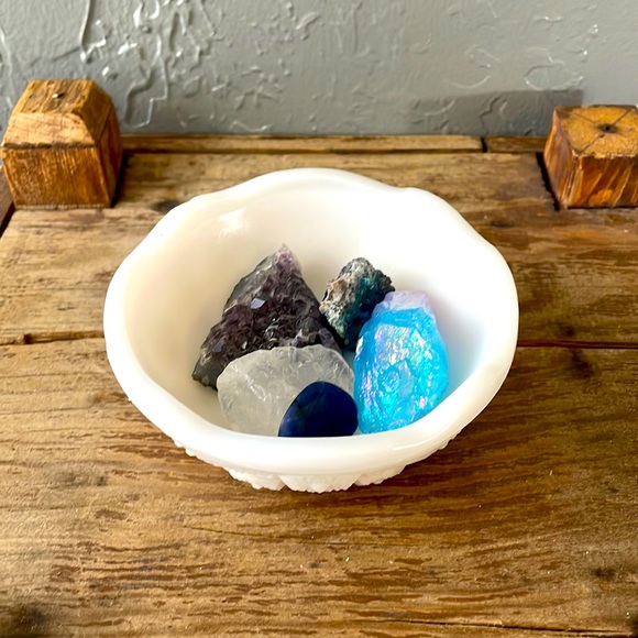 Milk Glass Catch-all Trinket Bowl - Toltec by McKee MidCentury Milk Glass - Picture 6 of 9